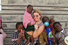 08_Caro_with_kids